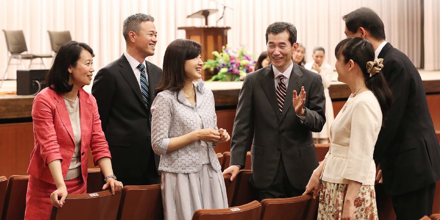 Atsushi kɛ Michiyo Kumagai nɛ a kɛ nihi ngɛ ní sɛɛe ngɛ Matsɛ Yemi Asa ko nɔ