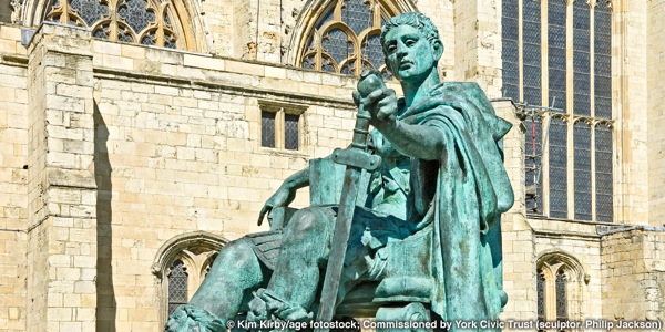 ’n Bronsstandbeeld van Konstantyn