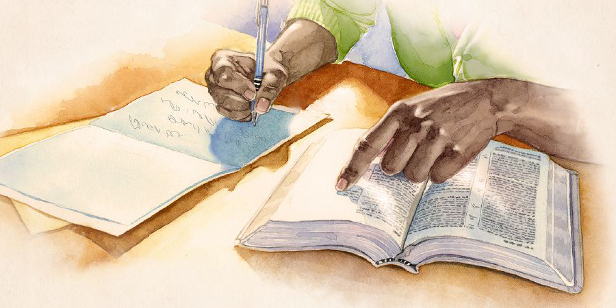 اخ يكتب آية من الكتاب المقدس في بطاقة تعزية