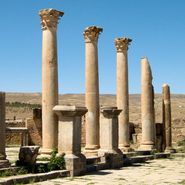 Suma machonanakani mä mercadon laqayapa uka taypinwa aljañanak uttʼayapjjerïna, Timgad markana.