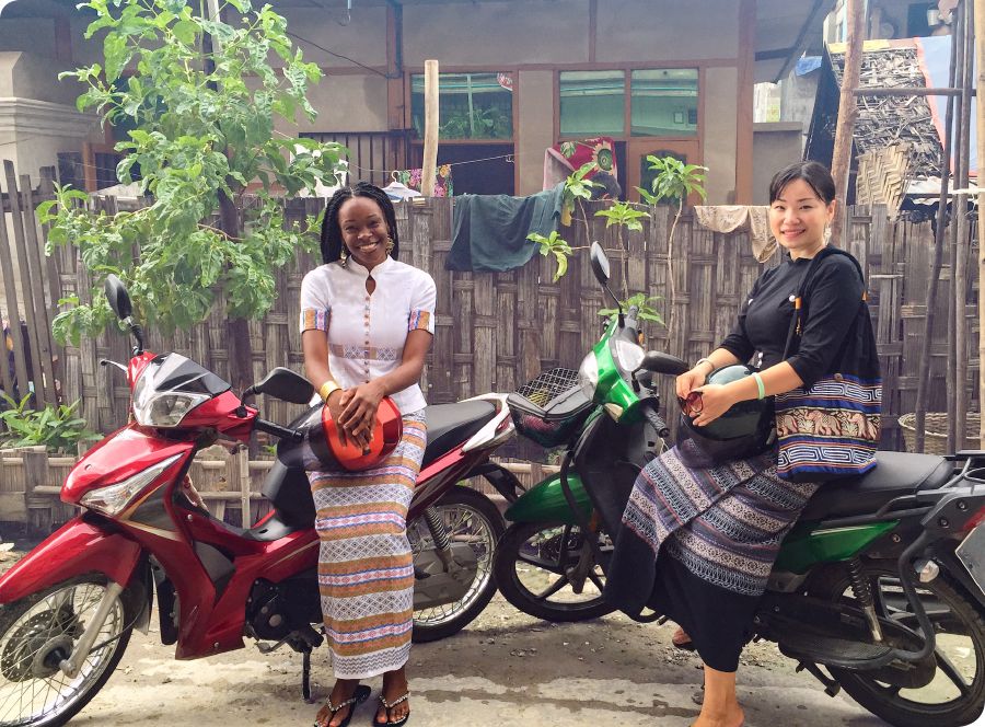 Monique kullakampi Li sat kullakampi