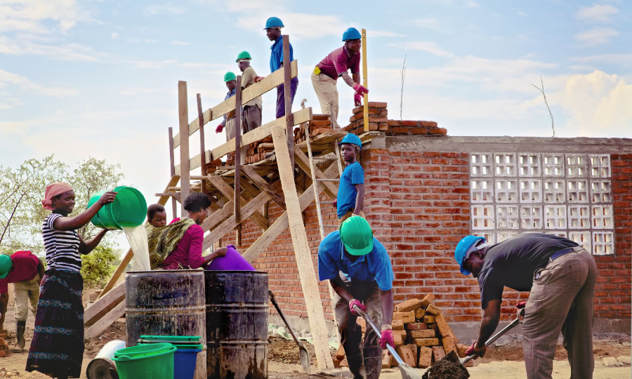 Yehovanın Şahidləri məhdud resurslu olan ərazidə Padşahlıq zalı tikirlər