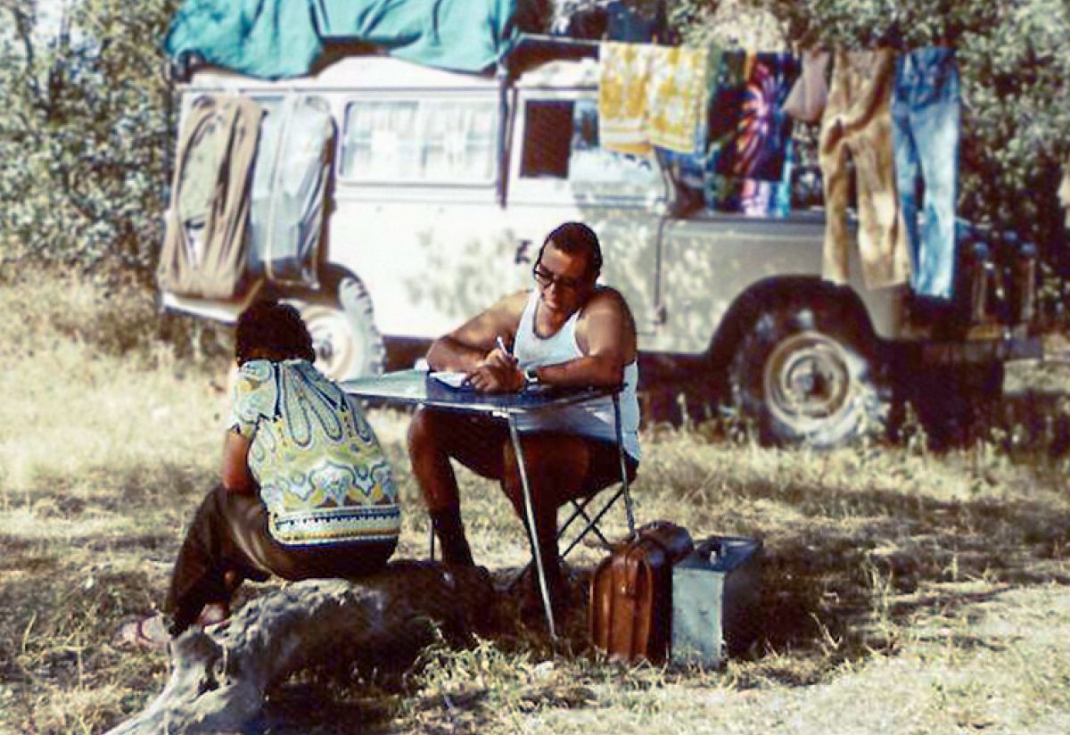 Afrikada rayon nəzarətçisi qaldığı yerdə hesabat yazır