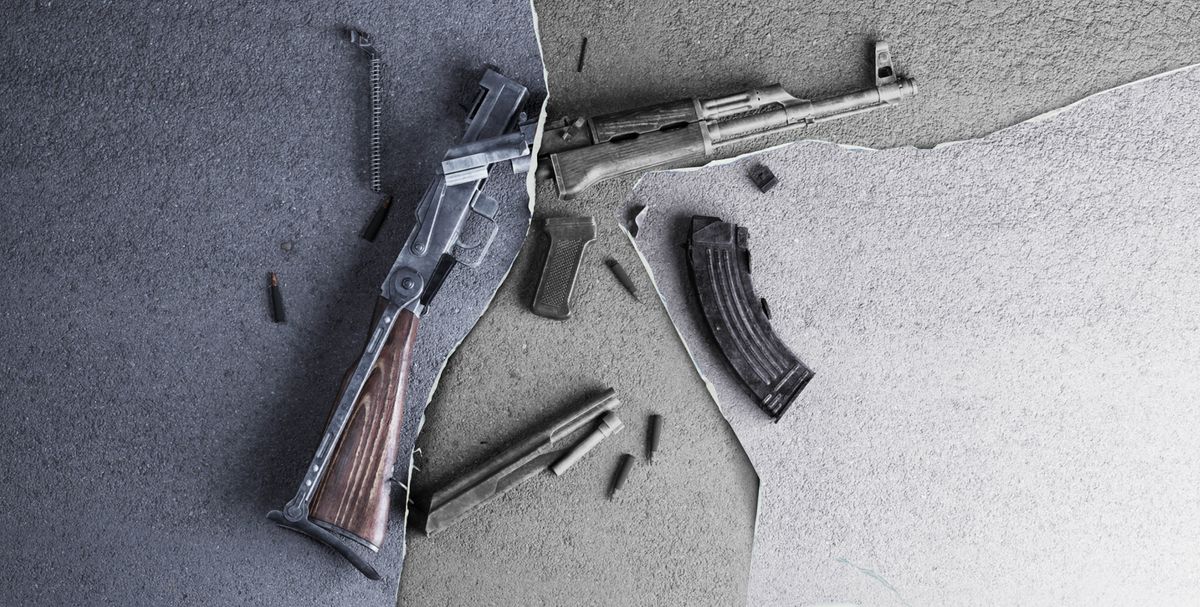 Cırılmış şəkildə parçalanmış silah təsvir olunub.