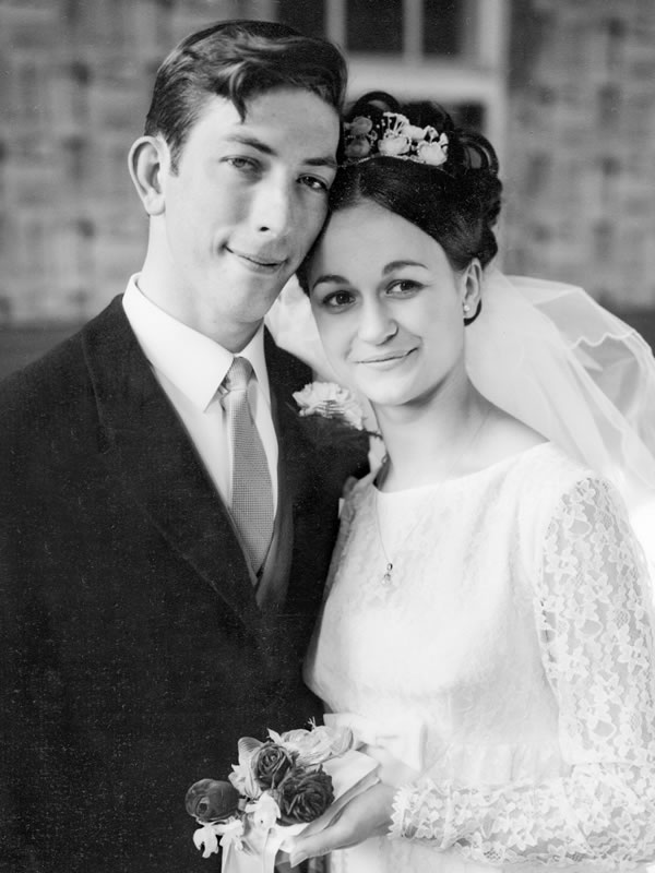 Si David asin Gwen Cartwright kan ikinasal sinda