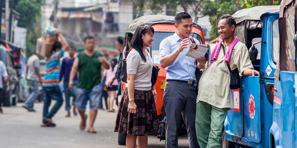 Ba Nte balebila imbila nsuma pa maliketi mu Jakarta