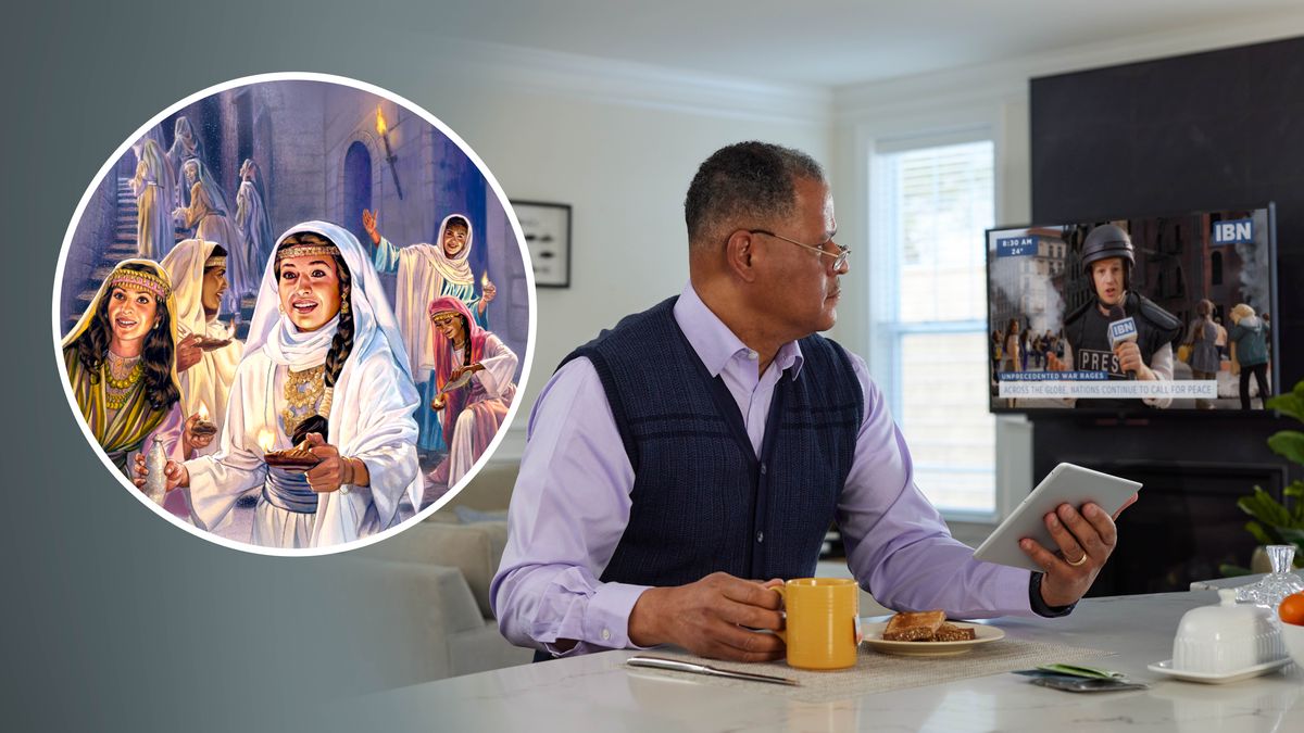 Um irmão assistindo às notícias e comparando o que ele vê com o que ele lê na Bíblia. Em destaque, aparecem as dez virgens da parábola de Jesus.