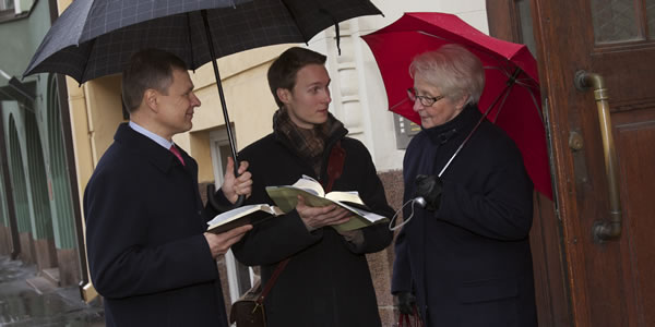Testimonis de Jehovà predicant