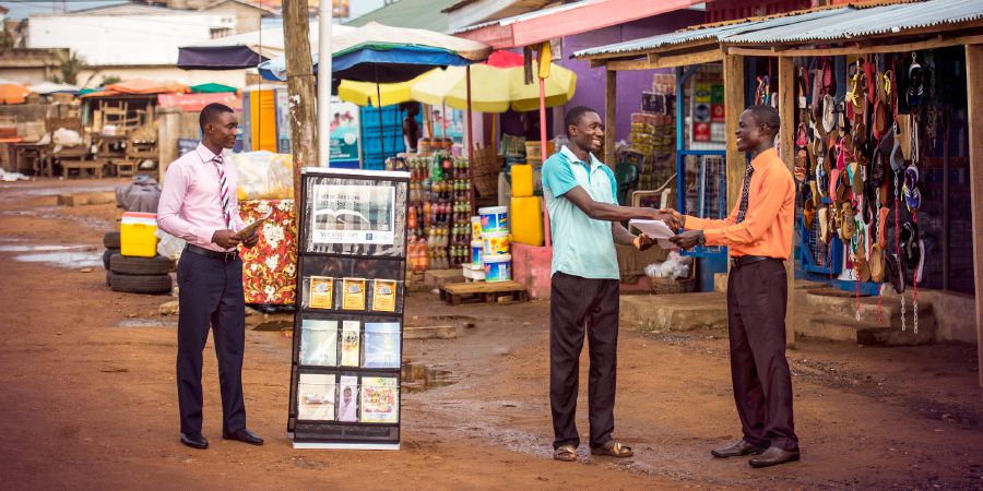 Public witnessing cart sa Ankasie, Ghana