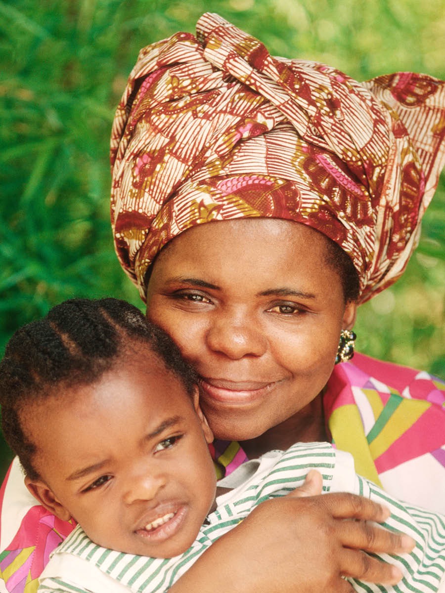 Mambali omuttiddela mwanaye