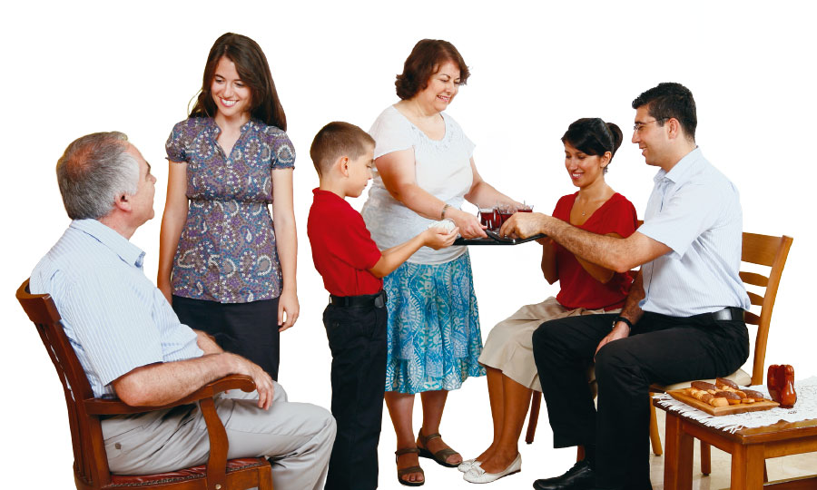 ئە‌م کە‌سانە لە تە‌مە‌نە جیاوازە‌کان بە‌یە‌کە‌وە کاتی خۆش بە‌سە‌ردە‌بە‌ن