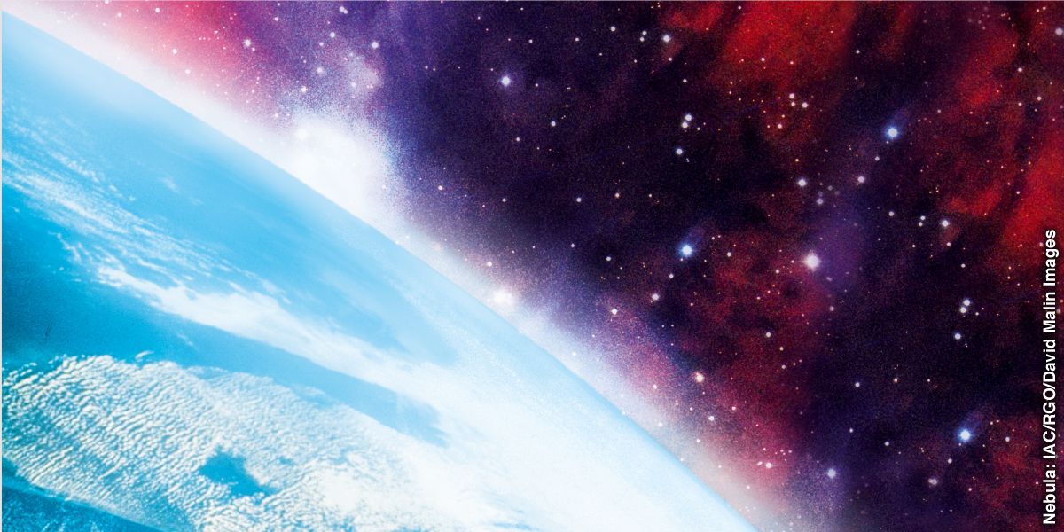 地球與布滿星星的天空