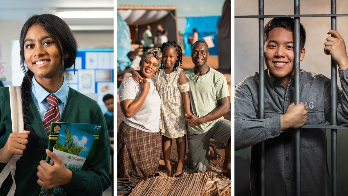 Koláž: Bratři a sestry s odvahou zvládají různé náročné situace. 1. Mladá sestra je ve třídě, usmívá se a je vidět, že nemá strach. V ruce drží učebnici a brožuru „Byl život stvořen?“. 2. Rodiče jsou s malou dcerou v uprchlickém táboře, drží ji kolem ramen a všichni se usmívají. 3. Mladý bratr je ve vězeňské cele a skrz mříže se usmívá.