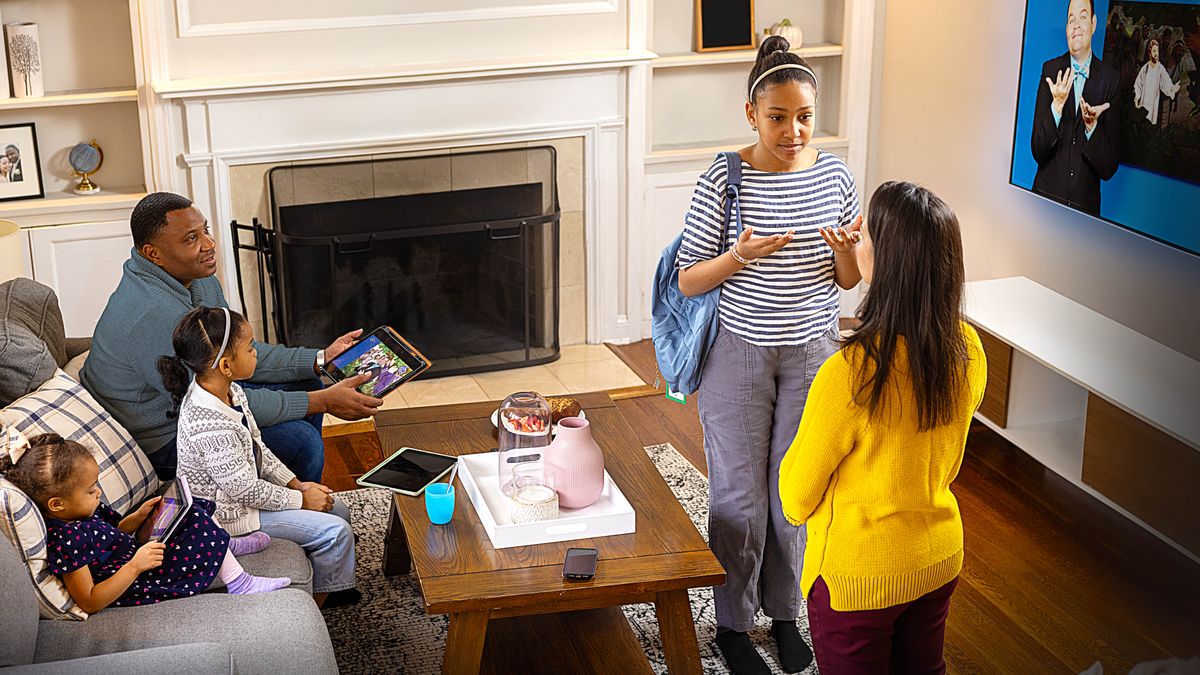 大女儿跟妈妈模拟某个场景，练习怎么回答。