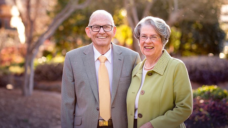 Winston yicʼot Pam Payne yaʼ ti sucursal i chaʼan Australasia