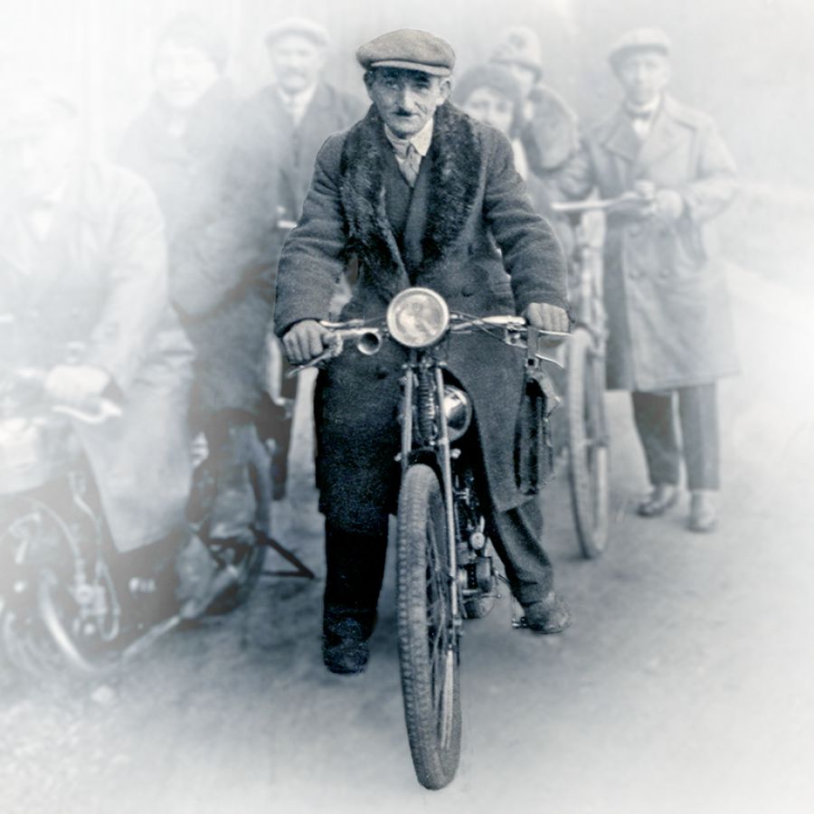 Kolportører på cykler og motorcykler