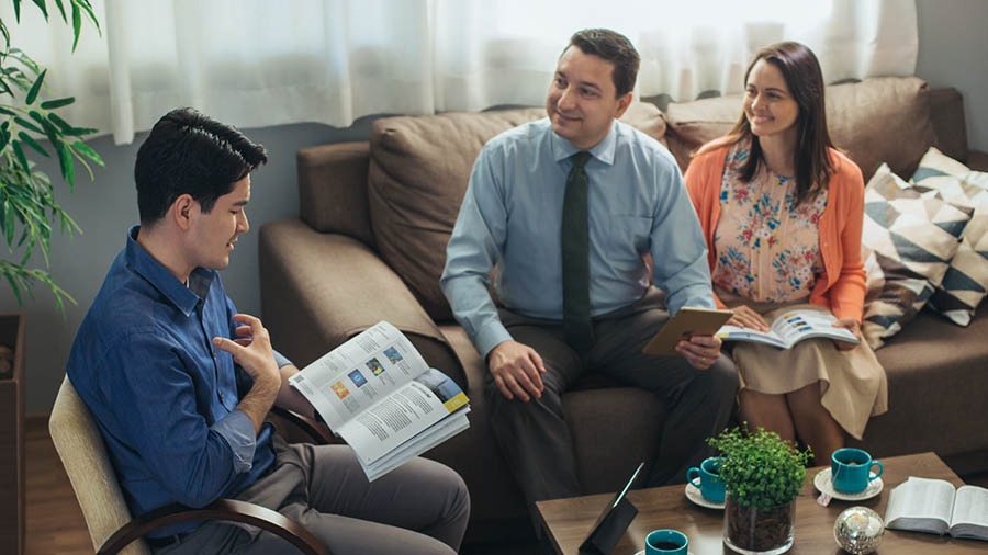 Ebe ye n̄wan oro ẹda n̄wed “Du Ata Uwem ke Nsinsi!” ekpep ete oro n̄kpọ ke ufọk esie.