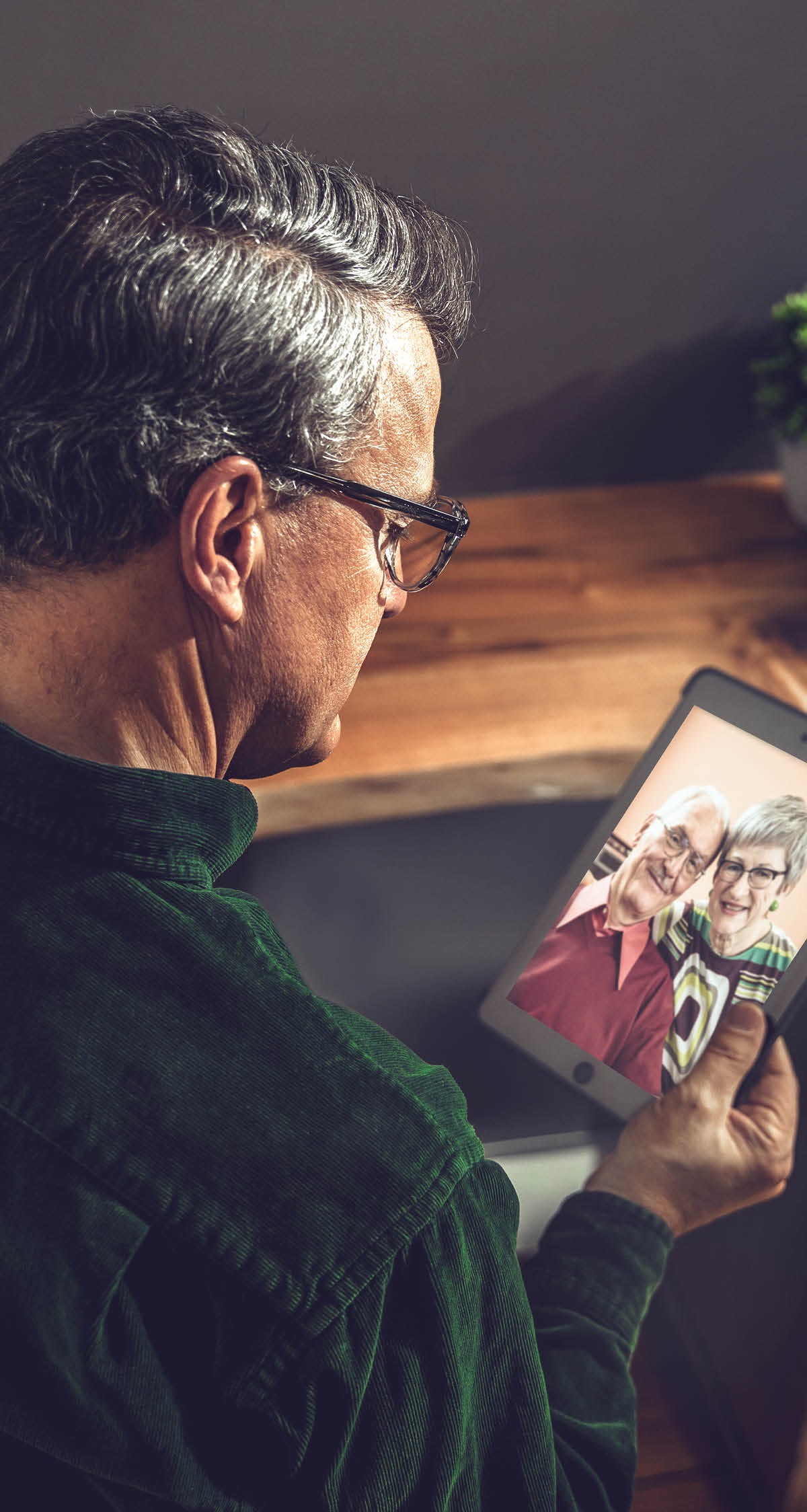 Kiet ke otu ntaifiọk oro ikokụtde akama ndise ebe ye n̄wan oro ẹdude ke akpa ibuotikọ magazine emi