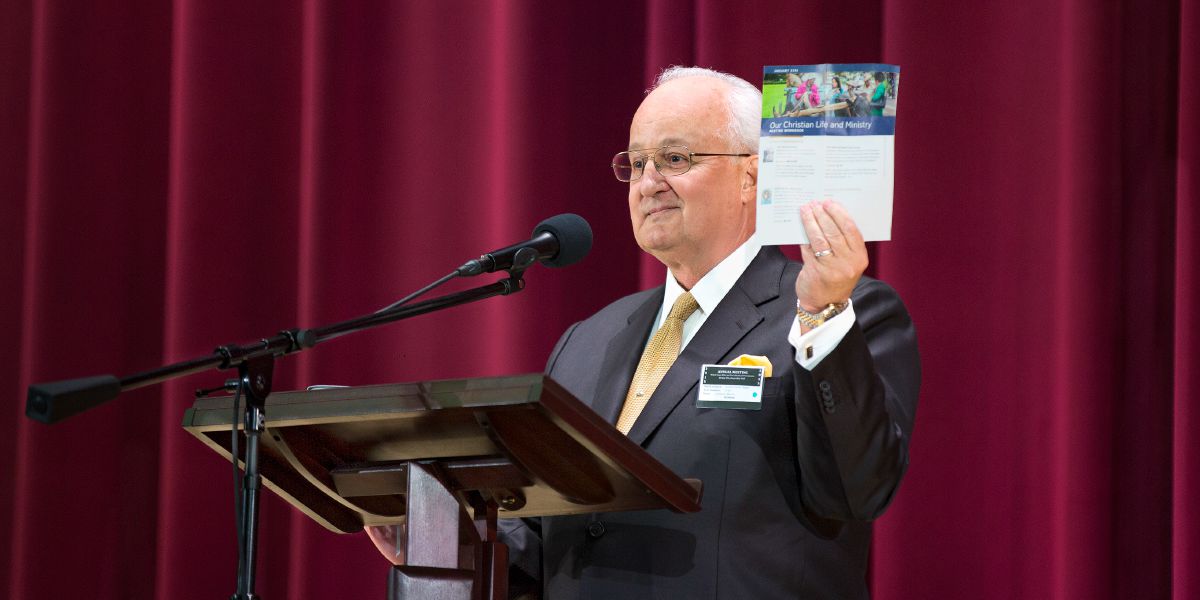 Anthony Morris, owo Otu Emi Ẹsede Ẹban̄a Utom Nnyịn, osio N̄wed Mbono Esop Uwem ye Utom Nnyịn Mme Christian