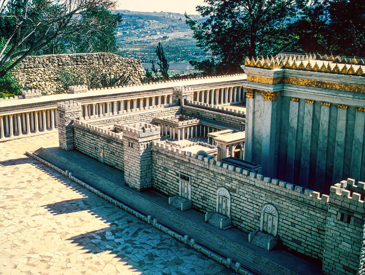 [Εικόνα στη σελίδα 745]