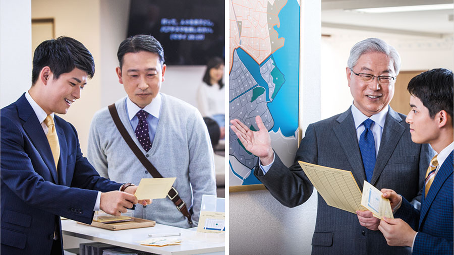 مجموعه‌ای از تصاوير:‏ يک پير جماعت مسئوليت‌هايی را به برادری جوان واگذار می‌كند.‏ ۱)‏ آن پير جماعت،‏ با استفاده از يک نقشه به برادر جوان آموزش می‌دهد تا مسئوليت رسيدگی به محدوده‌های موعظه را بر عهده بگيرد.‏ ۲)‏ آن برادر جوان نحوهٔ استفاده از محدوده‌های موعظه را به برادری ديگر توضيح می‌دهد.‏