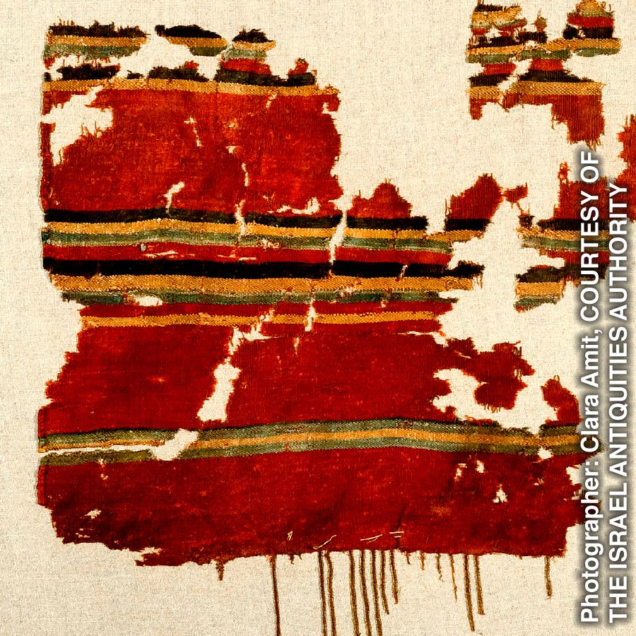 پارچهٔ پشمی رنگ‌شده متعلّق به سال‌های پيش از ۱۳۵ ميلادی كه در غاری نزديک دريای مرده يافت شده است