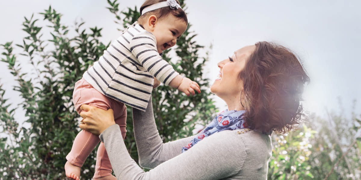 Une mère et son bébé