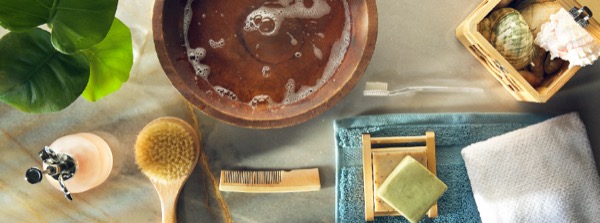 Produits et ustensiles pour l’hygiène corporelle et dentaire