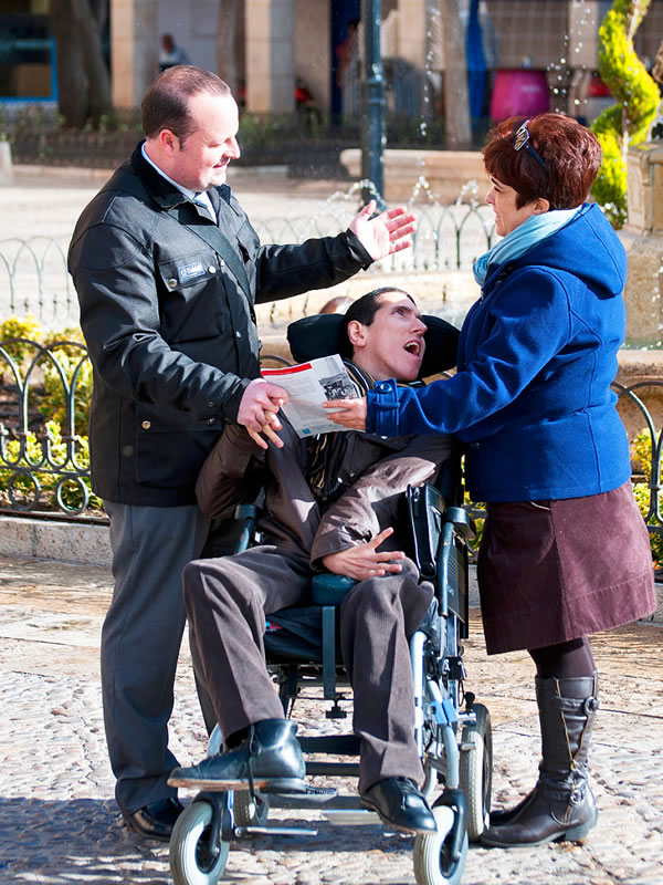 Jairo participant à la prédication