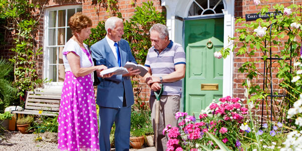 ડેવિડ અને ગ્વેન કાર્ટરાઇટ સાથે મળીને પ્રચાર કરી રહ્યાં છે