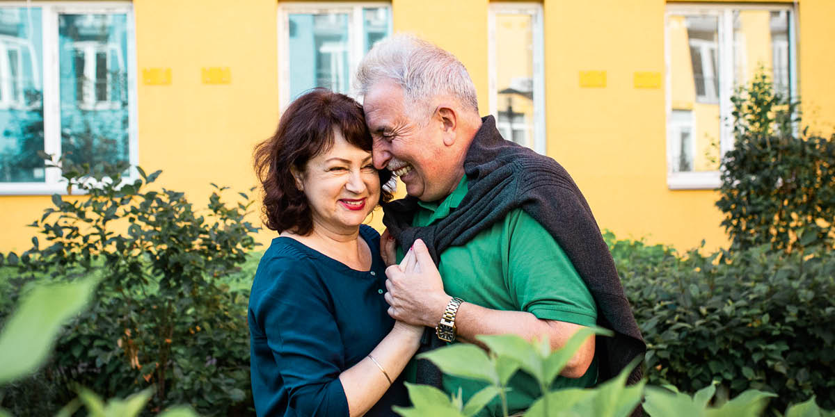 Peteĩ matrimónio ijedáva oñoañuã.