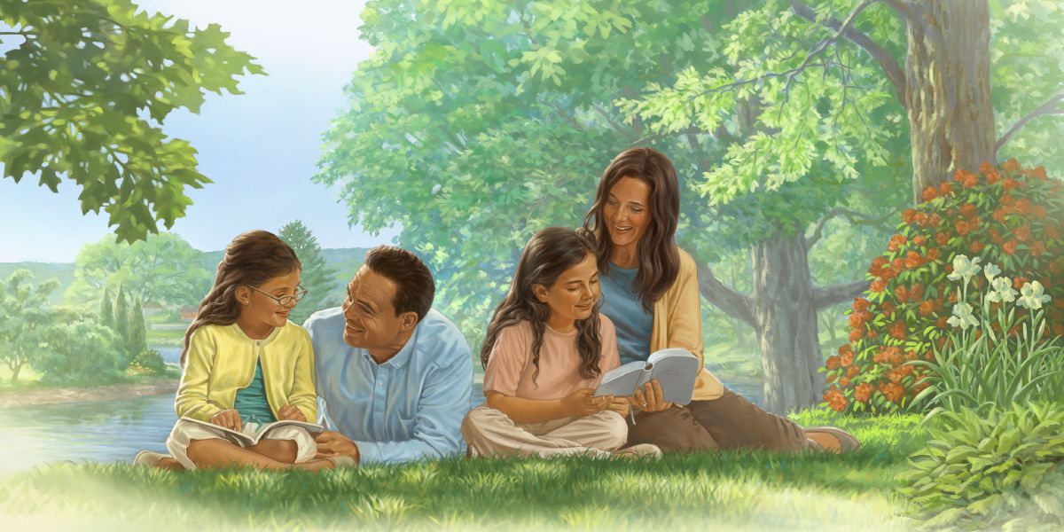 Peteĩ família olee hína la Biblia ostudiakuévo pe lívro Eaprende umi istória oĩvagui la Bíbliape
