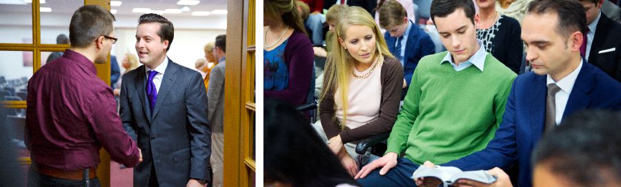 Peteĩ testígo de Jehová orresivi porã peteĩ oúvape Konmemorasionhápe; peteĩ testígo de Jehová oipuru ibíblia mokõi invitádo ndorekóivandi