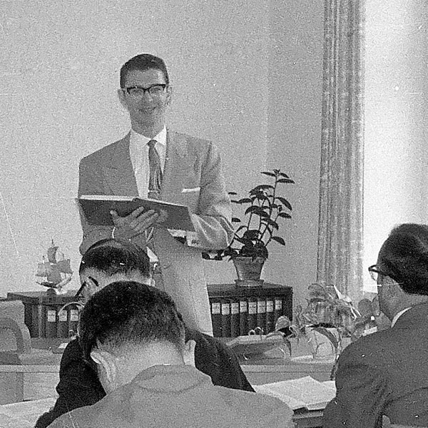 Ramon omboʼe Eskuéla del Ministério del Rréinope