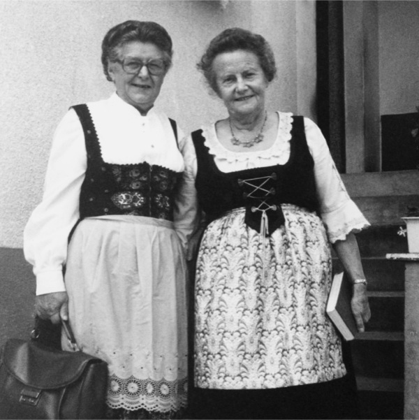 Ilse Unterdörfer ha Elfriede Löhr