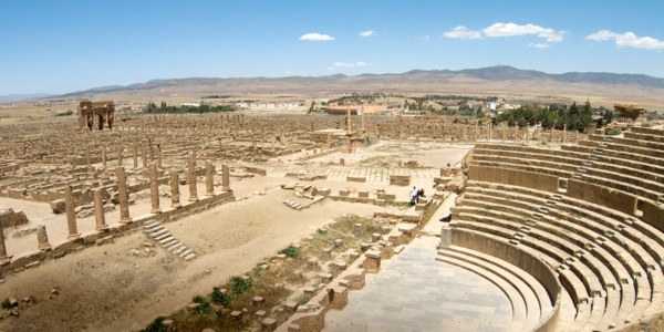 Pe antígua siuda Thamugadi, koʼág̃a oñehenóiva Timgad