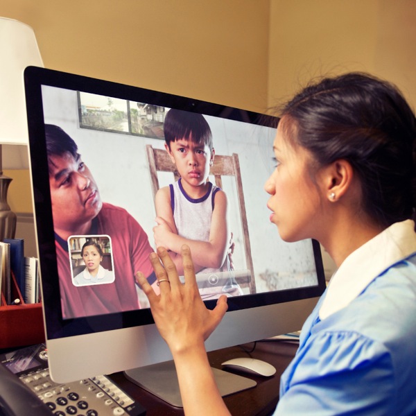 Si Marilyn nga naga-video chat kanday James kag Jimmy