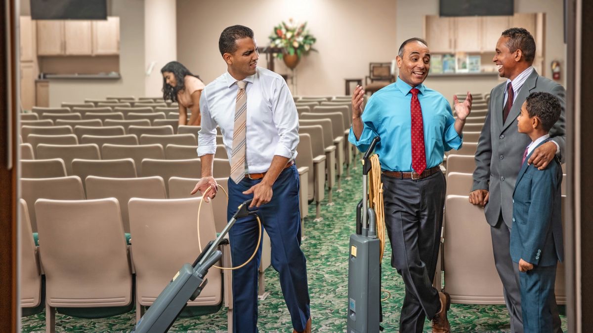 Tadikaka ta be mai moale ida tama ta bona ena natuna mero ia hereva henia noho lalonai, tadikaka ta be mai badu ida idia ia raraia to kingdom hall ia hagoevaia lasi.