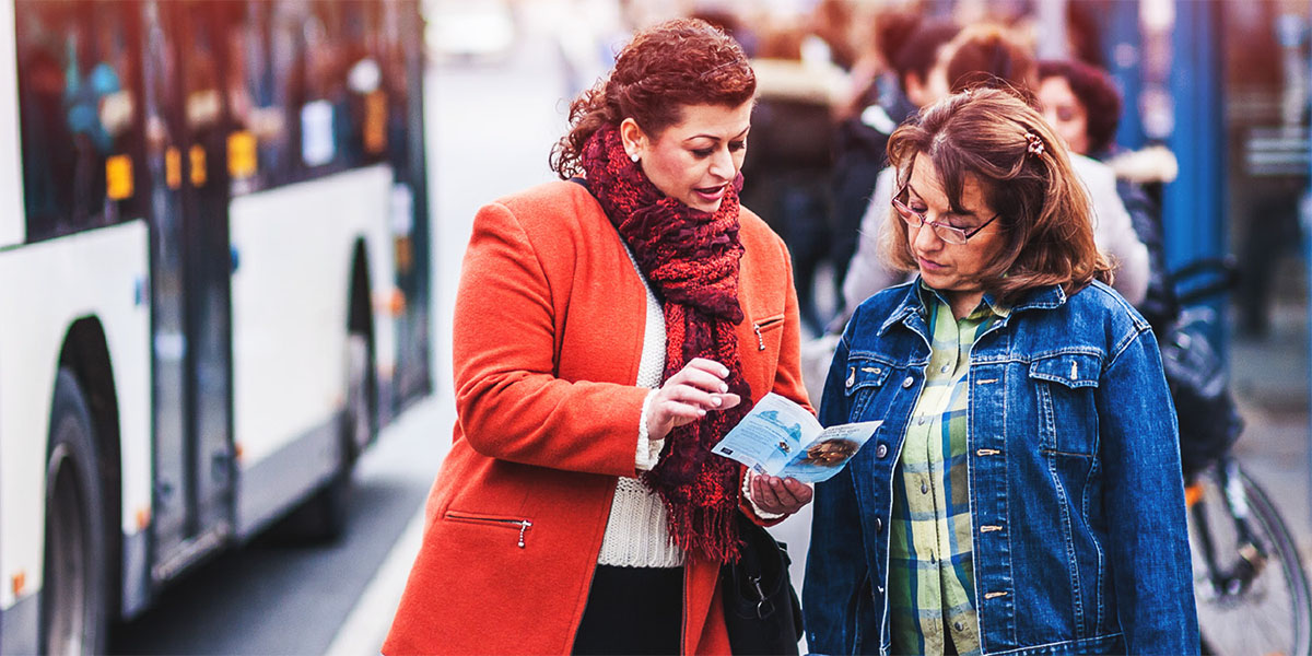 Jún i epchal k’wajat in ólchal jún i mimláb ban parada in k’ál an autobús an tratado «¿Ne’ets ki jila’ ki yajchikna’ jún a k’icháj?»
