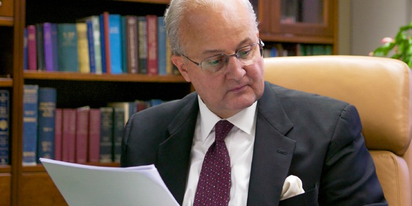 A Anthony Morris u tʼojnal ban oficina