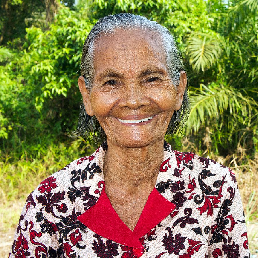 Onye a bụ Nwanna Nwaanyị Dame Simbolon. Ọ bụbu onye Bibelkring