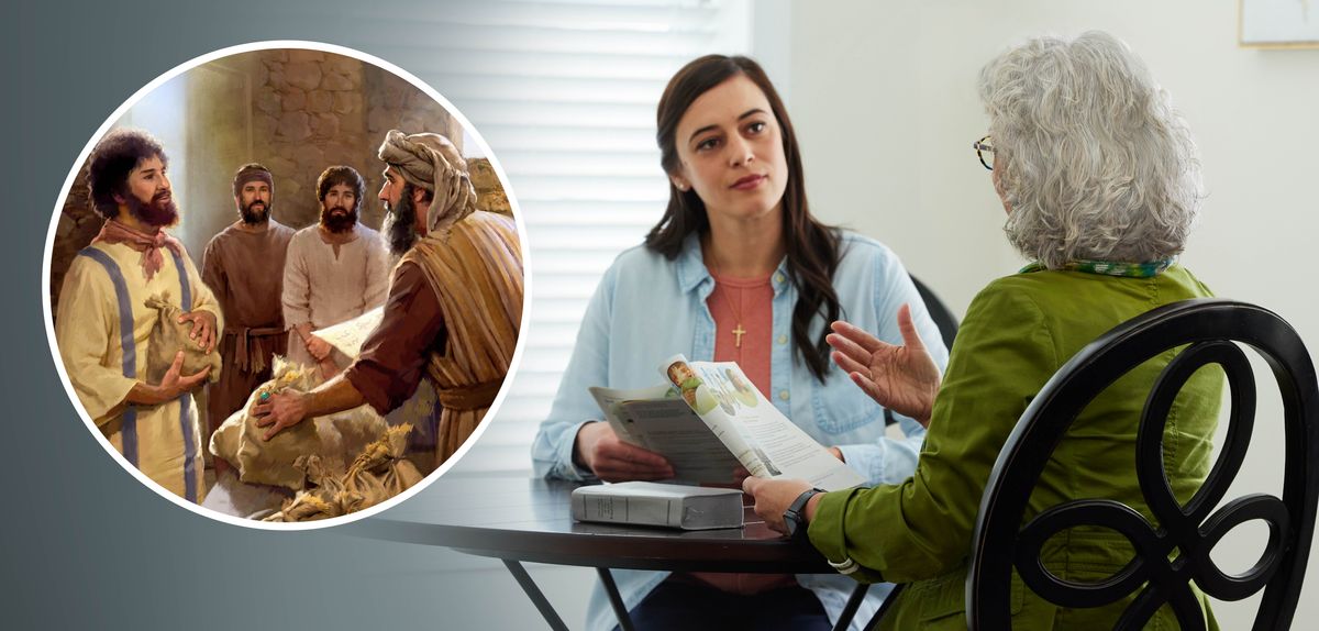 One anointed sister de study Bible with one woman. The small picture for corner de show Jesus story about the talents.