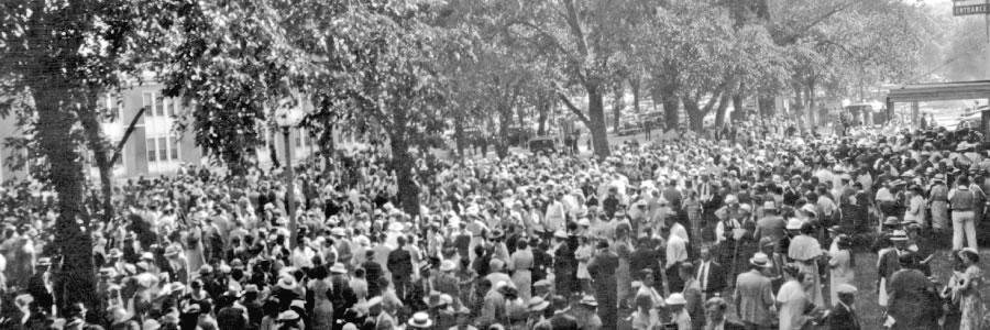 Adu ti timmabuno iti kombension dagiti Saksi ni Jehova idi 1935 iti Washington, D.C., U.S.A.