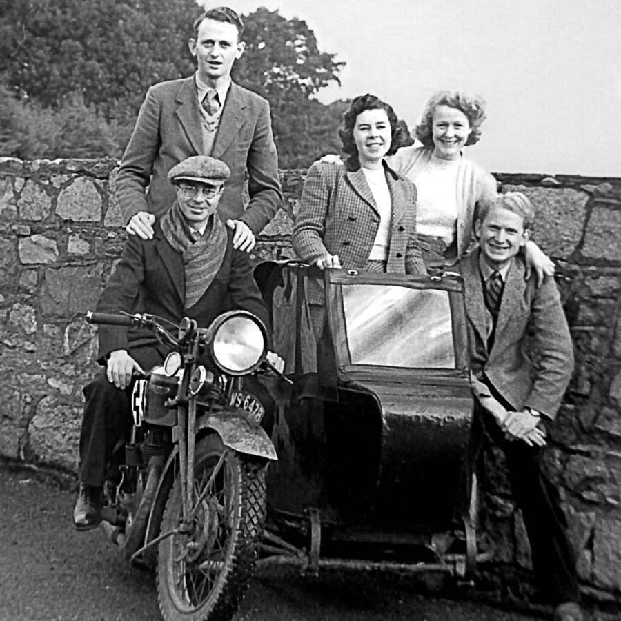 Da Arthur ken Olive Matthews ken dagiti padada a payunir a nakalugan iti tricycle