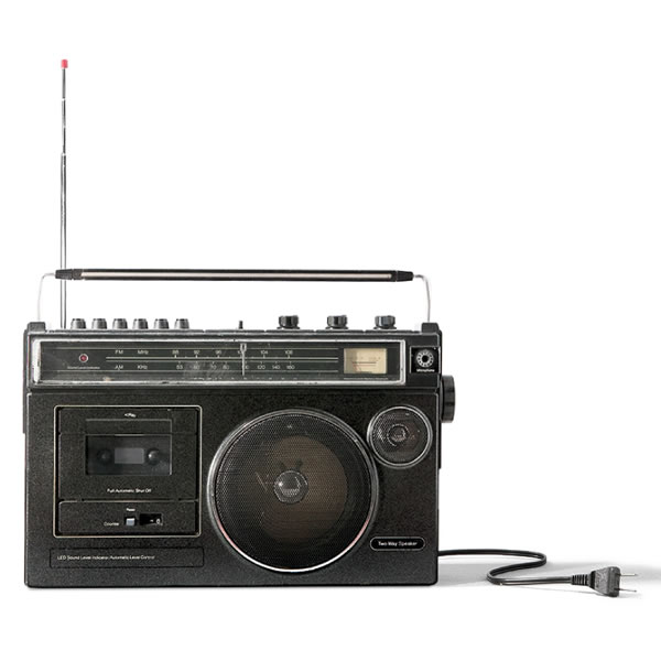 Radio portatile senza batterie e con la spina staccata