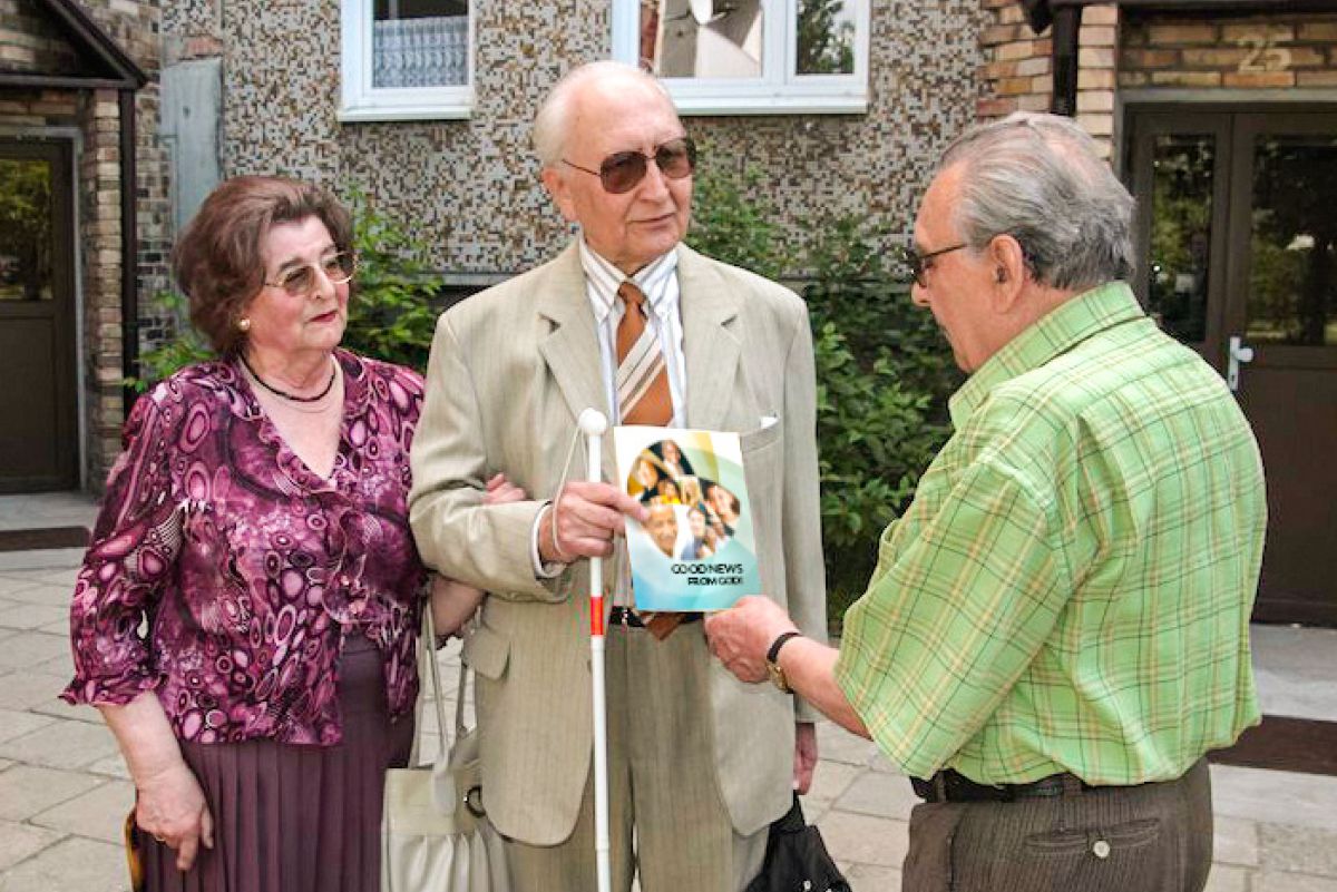 Myi n mu ai hpunau hte shi madu jan gaw hkaw tsun bungli hta shang lawm nga