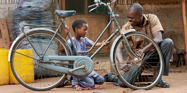 Tata ti mwana na yandi ke yidika velo