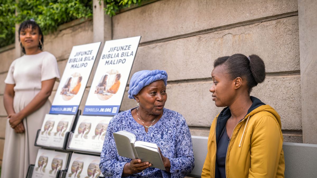 Nyenga wakikulumpe ubena kwingijila pa kakipabi ka kutanchikapo mabuku. Ubena kutangila kinembelo nsongwakazhi ubena kujila.