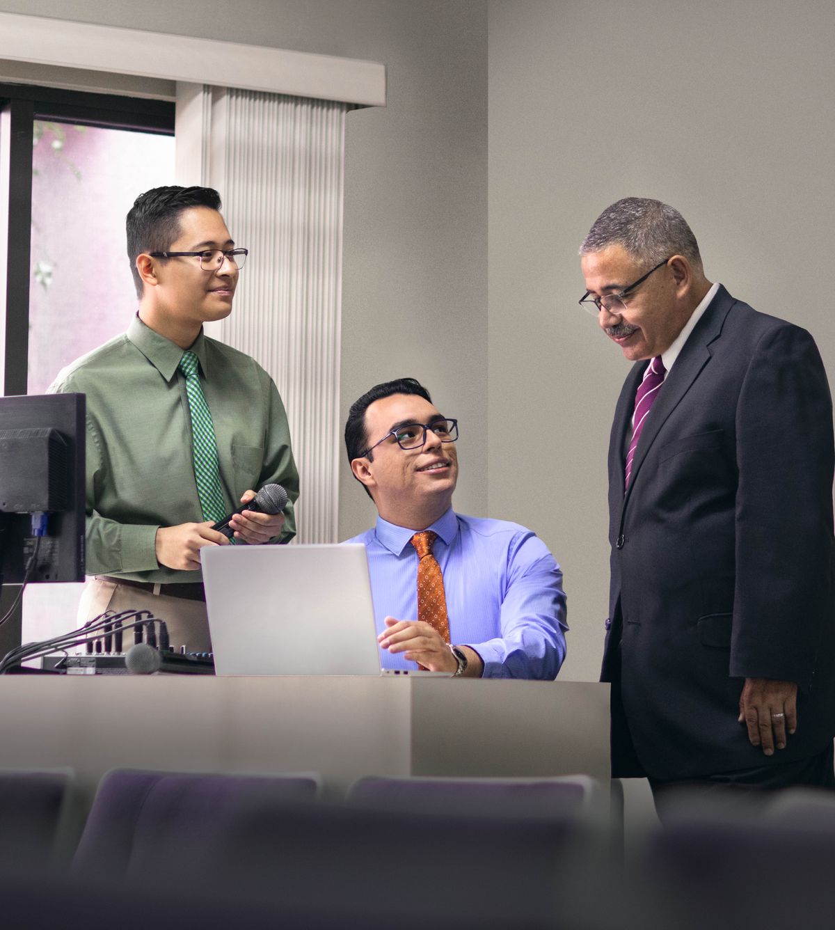 Ndimuwa unaavuruwana vevo azombwe ambiili kanafotokozaathu mwemo kana-indi-edelaathu chito vipangizo Unyumba na Umwene.