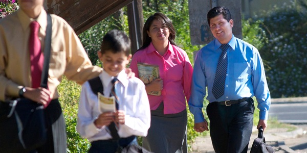 [Ekifaananyi ekiri ku lupapula 13]